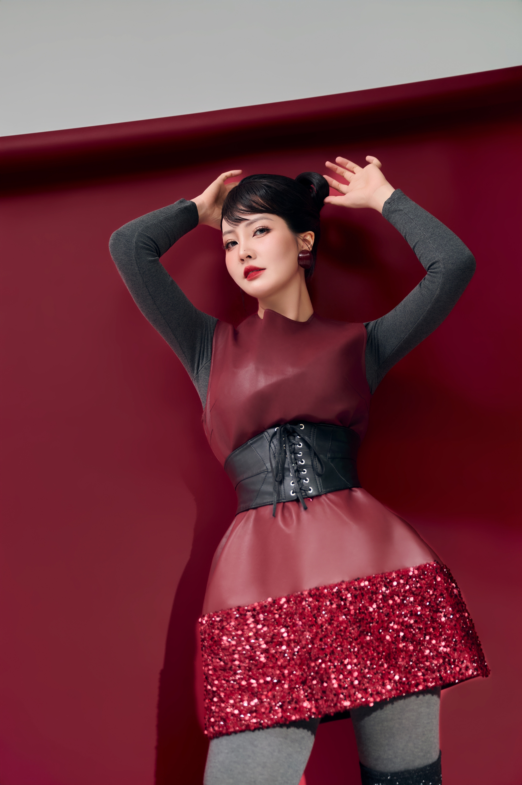 &Aacute; hậu Thụy V&acirc;n g&acirc;y ch&uacute; &yacute; với h&igrave;nh ảnh kh&aacute;c lạ sau sinh lần 2- Ảnh 5.