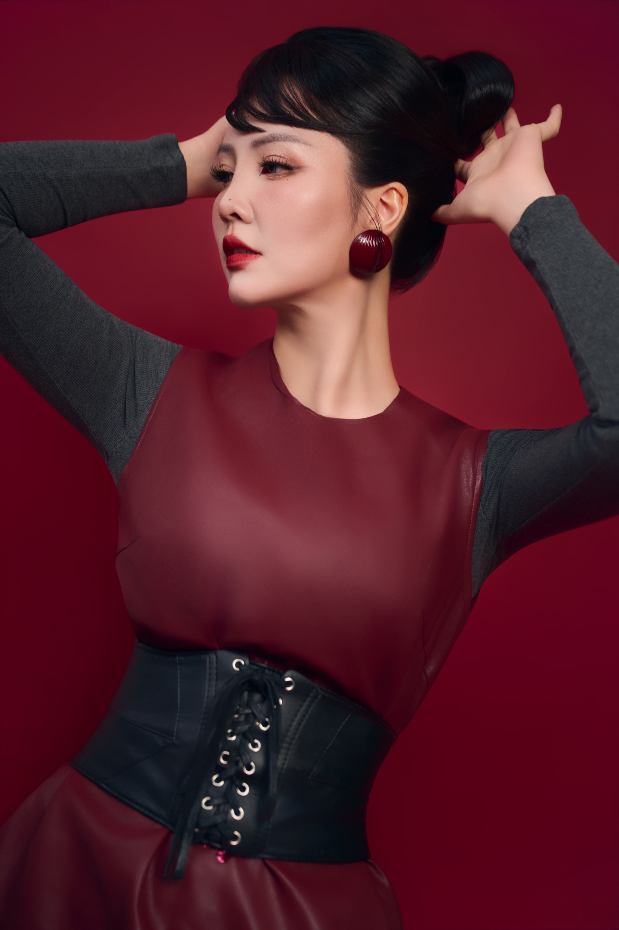 &Aacute; hậu Thụy V&acirc;n g&acirc;y ch&uacute; &yacute; với h&igrave;nh ảnh kh&aacute;c lạ sau sinh lần 2- Ảnh 4.