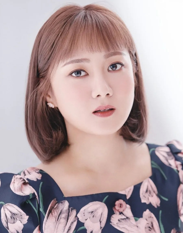 Dispatch vào cuộc, vạch trần thêm chuyện đáng xấu hổ của sao nữ 