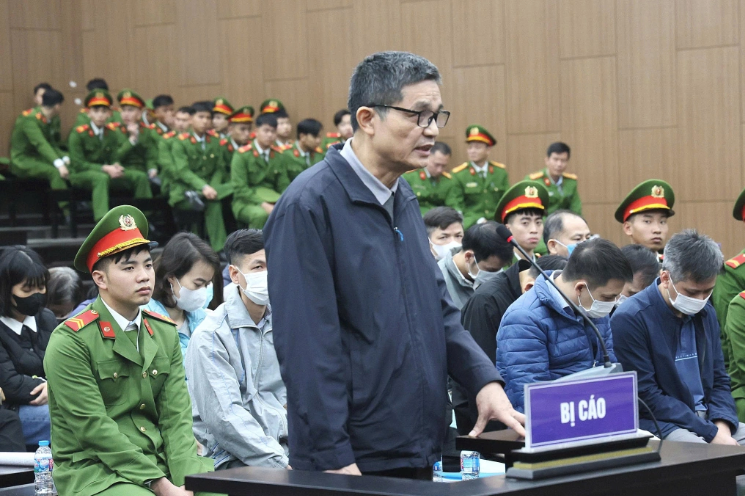 2 Cựu Cục trưởng Cục An to&agrave;n thực phẩm lĩnh &aacute;n 35 năm t&ugrave; v&igrave; nhận hối lộ 107 tỷ đồng - Ảnh 1.