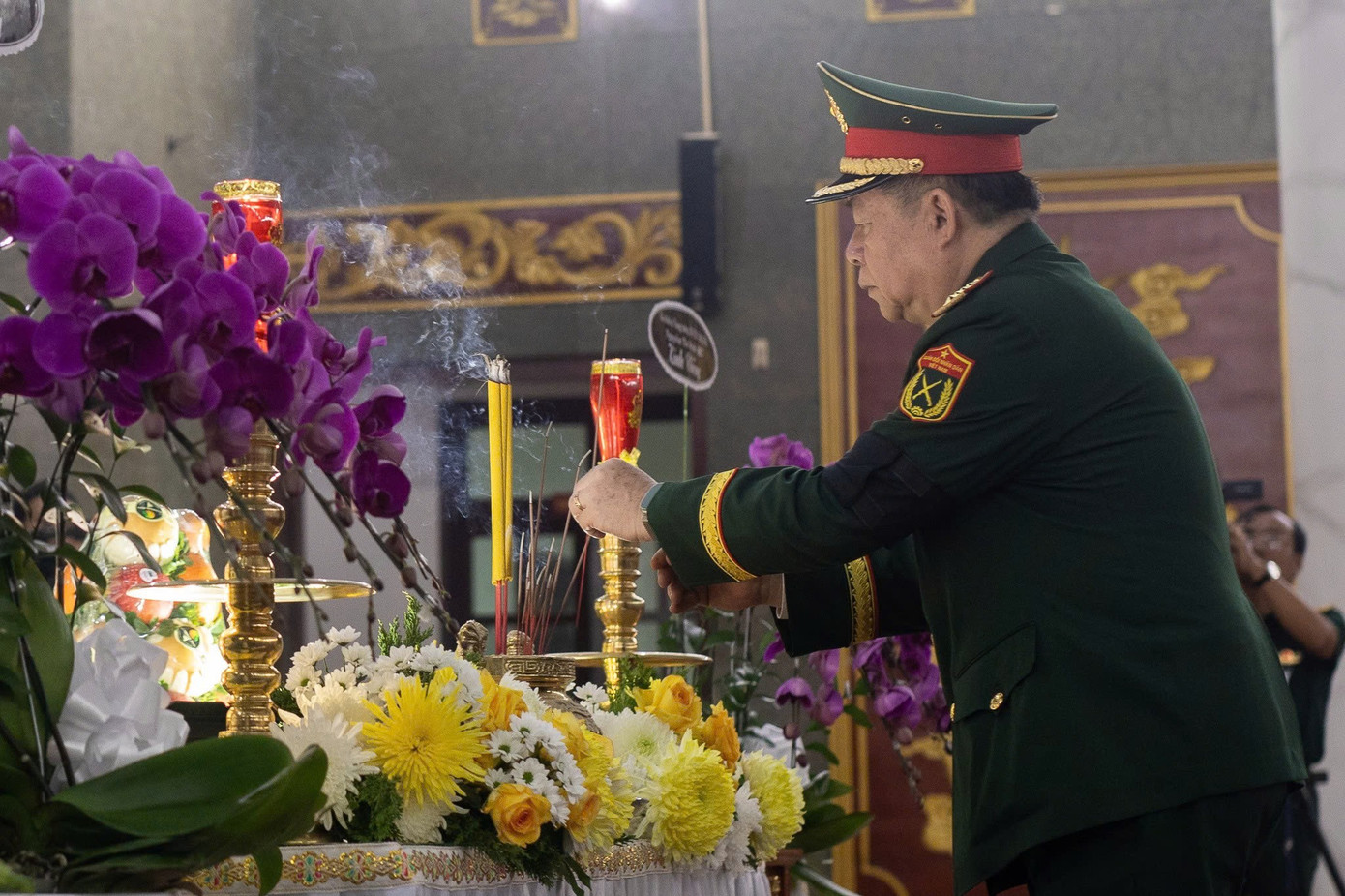 L&atilde;nh đạo viếng Đại tướng L&ecirc; Văn Dũng: Lễ tang cấp Nh&agrave; nước đầy x&uacute;c động - Ảnh 7.