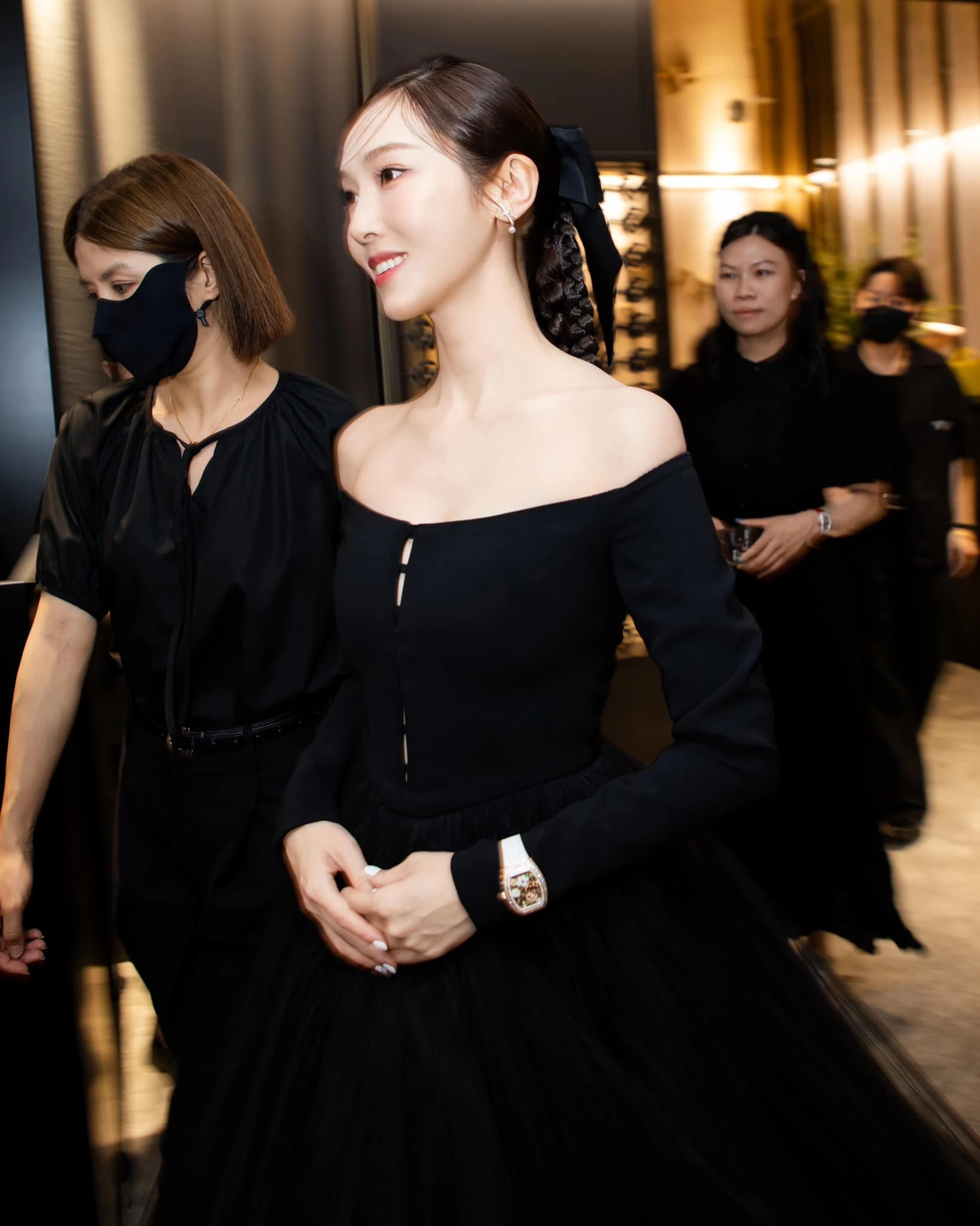 Sự hết thời của &ldquo;c&ocirc;ng ch&uacute;a" được ưu &aacute;i nhất showbiz: Hơn 1 thập kỷ bị g&aacute;n danh kẻ phản bội, cấm s&oacute;ng kh&ocirc;ng đất hoạt động- Ảnh 11.