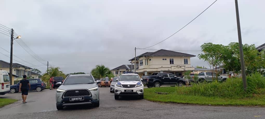 Hai vợ chồng hiệu trưởng được phát hiện tử vong trong phòng ngủ, chồng mới được bổ nhiệm - Ảnh 2.