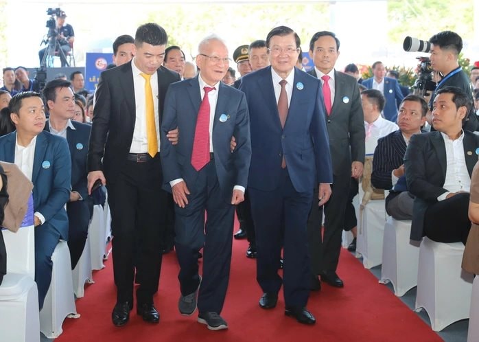 E ngại vụ Mỹ bắt giữ t&agrave;u ngo&agrave;i khơi Venezuela, h&agrave;ng loạt t&agrave;u chở dầu thực hiện 1 động th&aacute;i, hy vọng c&oacute; được sự bảo vệ của Nga - Ảnh 2.