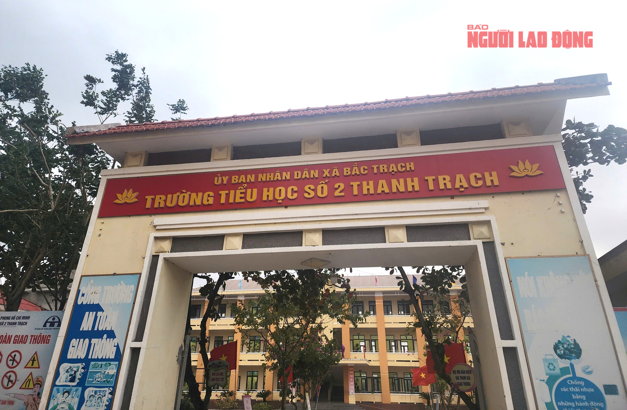 Hiệu trưởng không đứng lớp vẫn hưởng phụ cấp 35 % tại Trường Tiểu học số 2 Thanh Trạch - Ảnh 1.