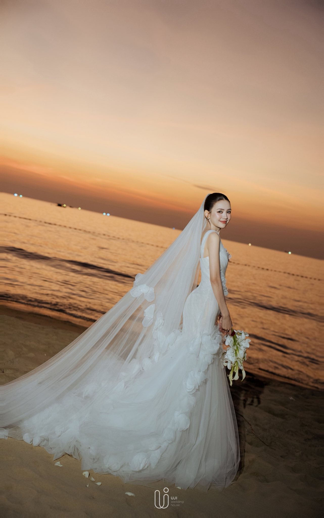 C&ocirc; g&aacute;i từng viral trong đ&aacute;m cưới Hoa hậu Đỗ H&agrave; l&ecirc;n xe hoa, nhan sắc c&ocirc; d&acirc;u ch&uacute; rể như x&eacute; truyện bước ra- Ảnh 12.