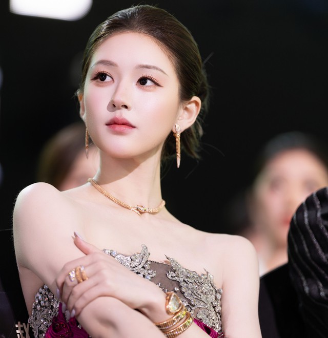 Triệu Lộ Tư giảm 20kg chỉ c&ograve;n da bọc xương, nỗ lực lấy lại phong độ khiến ai cũng x&oacute;t- Ảnh 1.