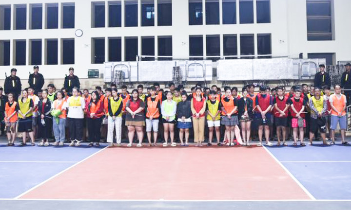 Đột kích đường dây lừa đảo xuyên quốc gia tại Campuchia , bắt giữ 205 người - Ảnh 2.