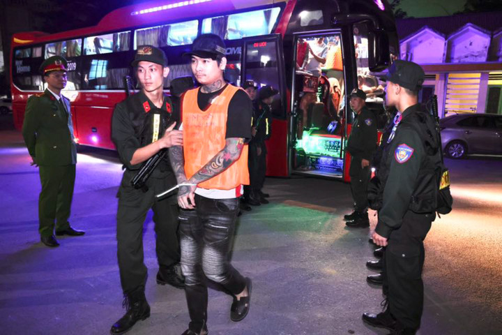 Đột kích đường dây lừa đảo xuyên quốc gia tại Campuchia , bắt giữ 205 người - Ảnh 3.