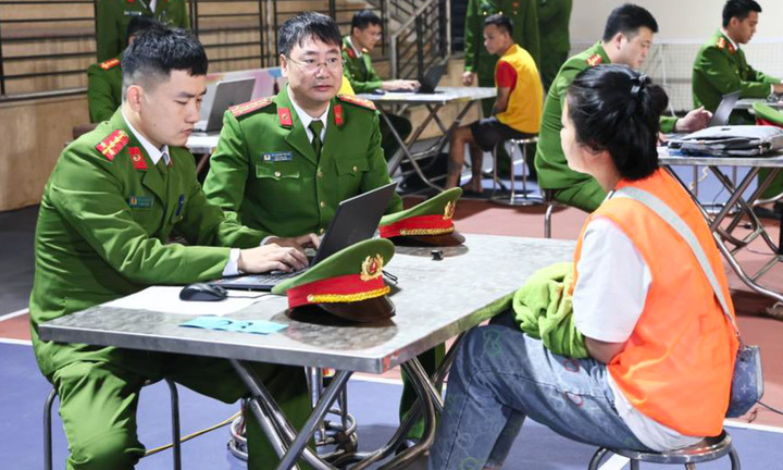 Đột kích đường dây lừa đảo xuyên quốc gia tại Campuchia , bắt giữ 205 người - Ảnh 5.