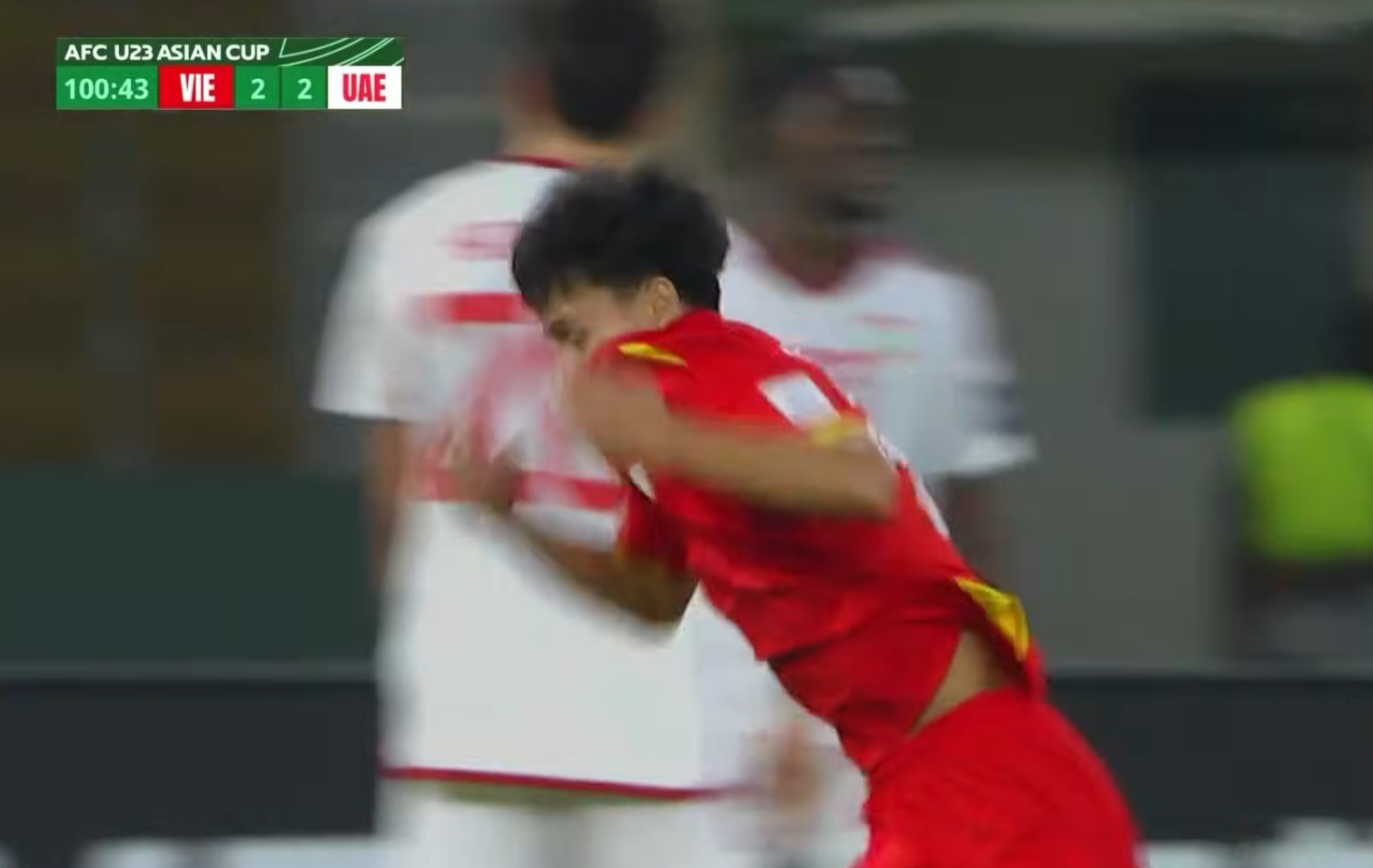 Người h&ugrave;ng U23 Việt Nam tho&aacute;t &aacute;n treo gi&ograve; nhờ 1 gi&acirc;y "tỉnh t&aacute;o"  - Ảnh 1.