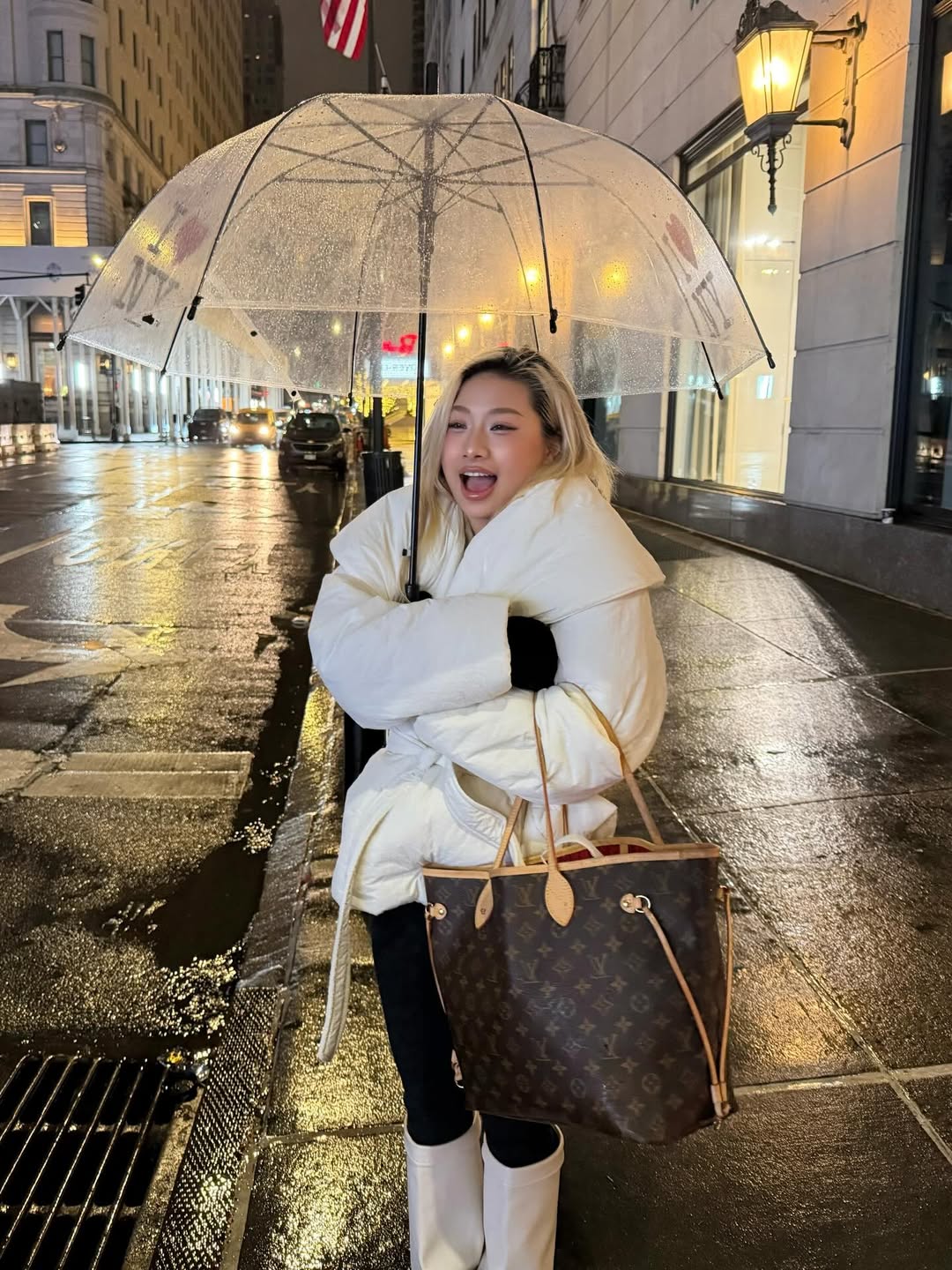 Louis Phạm lại "flex" sang chảnh, "xả kho" ảnh tình tứ bên bạn trai thiếu gia - Ảnh 9.