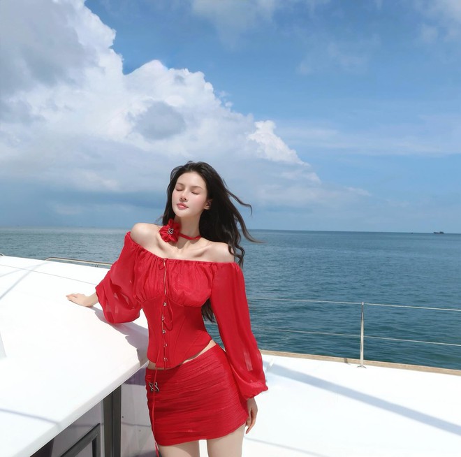 Hương Giang g&acirc;y giật m&igrave;nh với h&igrave;nh ảnh da bọc xương: &ldquo;C&ocirc; ấy c&oacute; ổn kh&ocirc;ng vậy?&rdquo;- Ảnh 6.