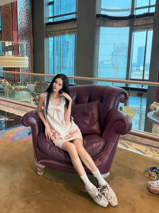 Hương Giang g&acirc;y giật m&igrave;nh với h&igrave;nh ảnh da bọc xương: &ldquo;C&ocirc; ấy c&oacute; ổn kh&ocirc;ng vậy?&rdquo;- Ảnh 7.