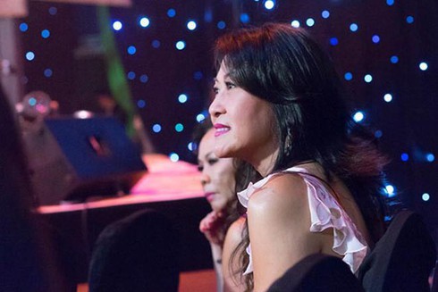 Nhan sắc nữ ca sĩ ly h&ocirc;n danh ca Tuấn Ngọc ở tuổi U70 - Ảnh 4.