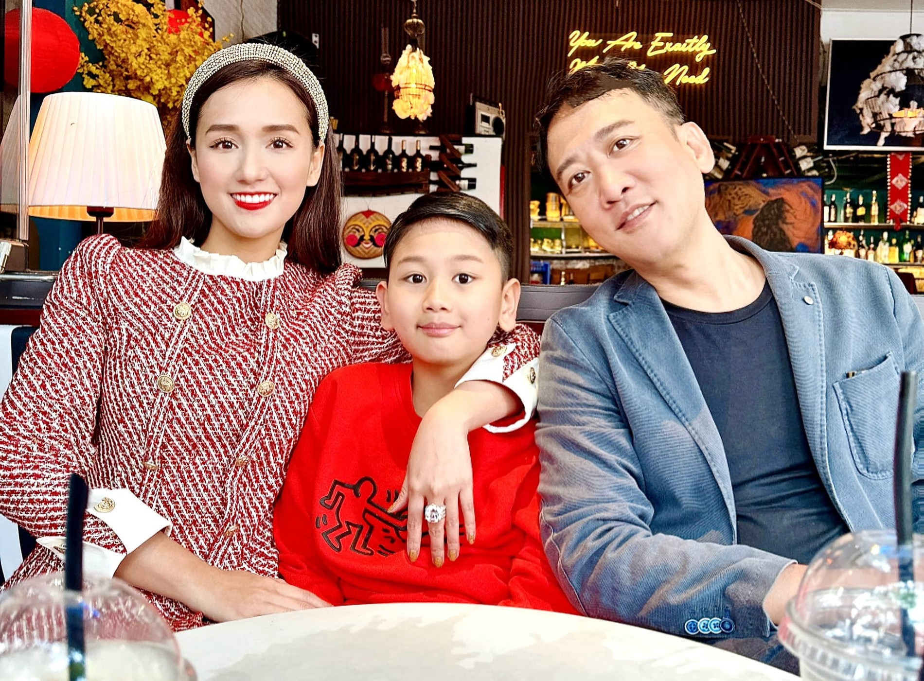 Nữ diễn vi&ecirc;n gi&agrave;u bậc nhất miền Bắc: 40 tuổi cực xinh đẹp, sở hữu chuỗi si&ecirc;u thị, th&iacute;ch chơi kim cương - Ảnh 3.