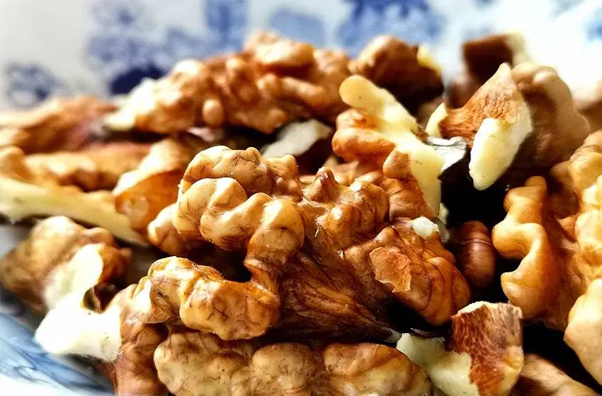 Phụ Nữ Sau 40 Tuổi Nên Ăn Đều 8 Loại Thực Phẩm Này: Toàn “Chất Béo Tốt” Giúp Tim Khỏe, Da Mịn Và Trẻ Lâu Một Cách Tự Nhiên- Ảnh 2.