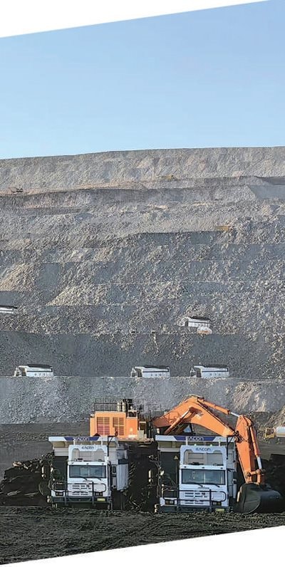 Hơn 200 xe tải không người lái âm thầm khai thác "kho báu" lớn hàng đầu thế giới - Ảnh 1.