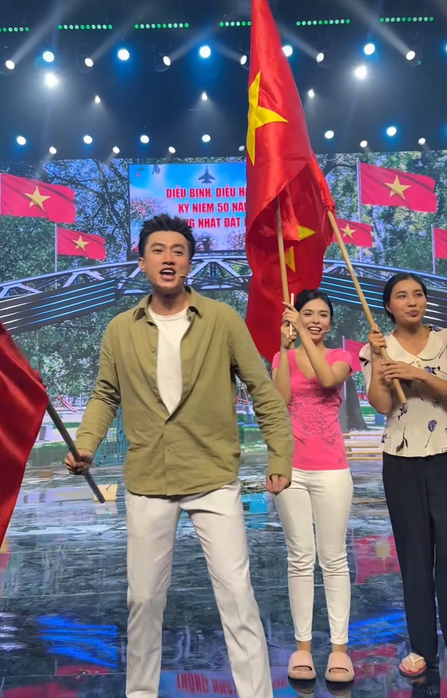 Trấn Thành, Hoà Minzy và dàn sao Việt vỡ oà trước chiến thắng của U23 Việt Nam - Ảnh 8.