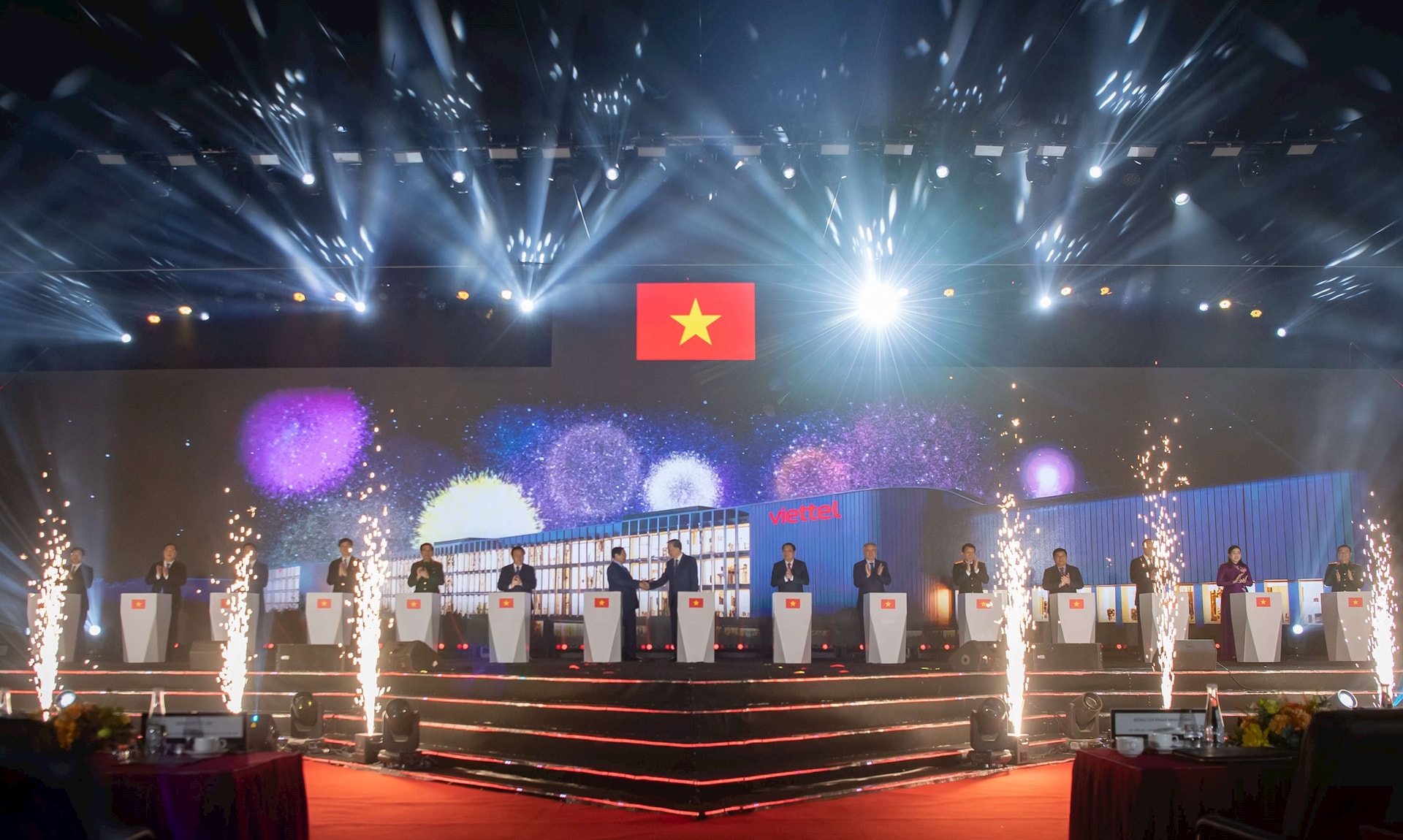 Đúng 10h46, Viettel chính thức thực hiện sứ mệnh lịch sử - Ảnh 1.