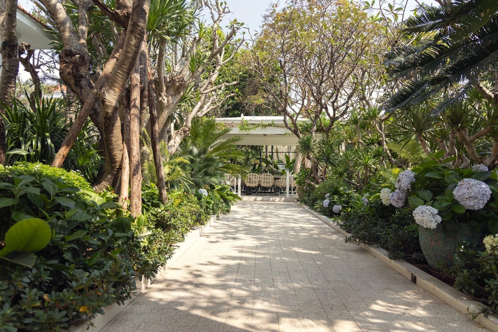 Nam nghệ sĩ có 10 con, mua biệt thự 2.000 m2 khu nhà giàu nhất TPHCM để con có chỗ ở thoải mái - Ảnh 1.