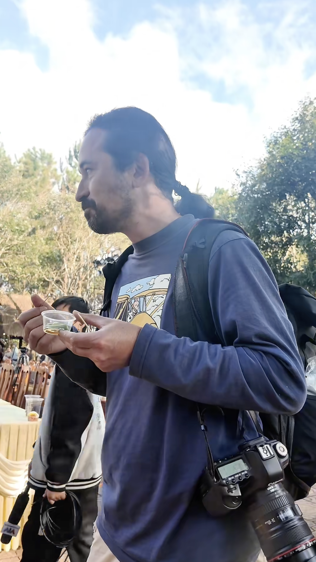 Cảnh báo trào lưu ăn sống sen đá chấm muối ớt, cẩn thận rước họa vào thân- Ảnh 9.