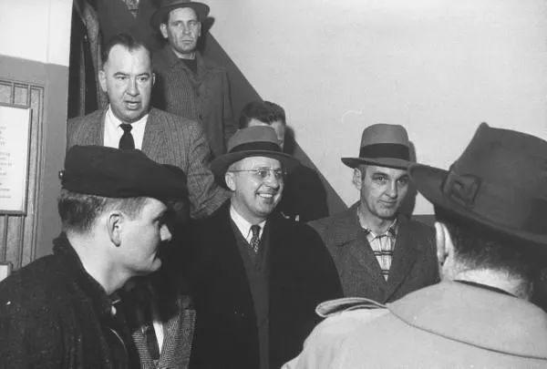 George Metesky v&agrave; cuộc đời b&iacute; ẩn của kẻ đ&aacute;nh bom đi&ecirc;n ở New York - Ảnh 2.