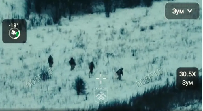 Lọt bẫy hỏa lực, quân Nga gọi chi viện rồi vẫn rút lui: Chiến thuật bào mòn sức Nga của Ukraine - Ảnh 2.