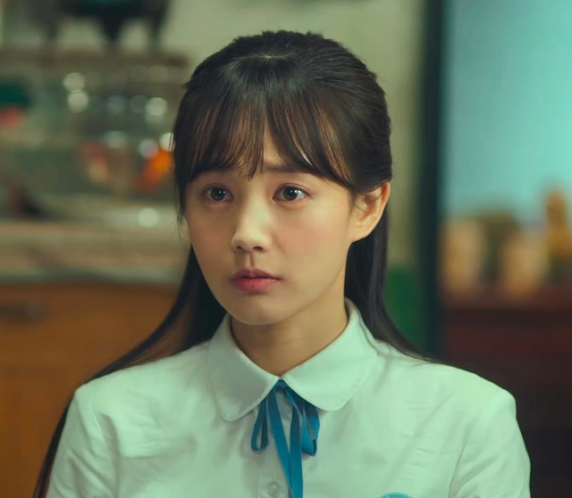 Đố ai đoán được cô gái này 30 hay 16 tuổi: Mặt đẹp như thiên thần, cả thiên hạ có đúng 1 người- Ảnh 6.