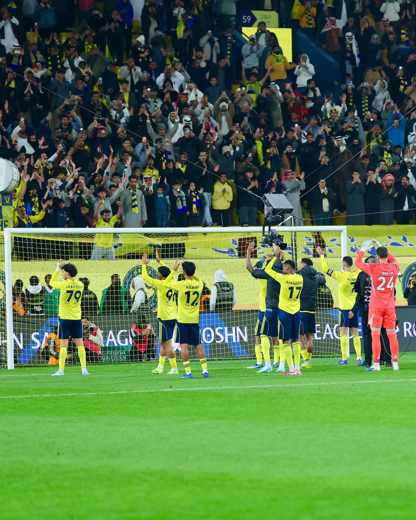 Một h&agrave;nh động g&acirc;y phẫn nộ của Ronaldo- Ảnh 3.