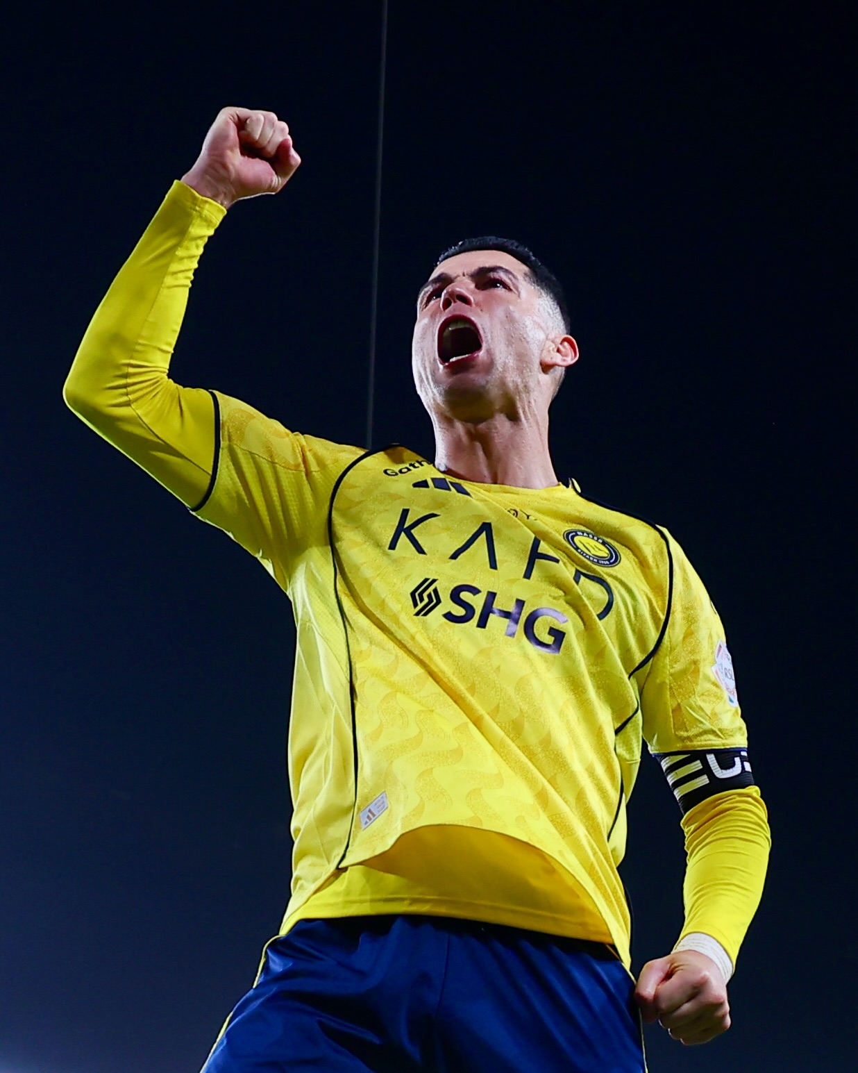 Một h&agrave;nh động g&acirc;y phẫn nộ của Ronaldo- Ảnh 4.