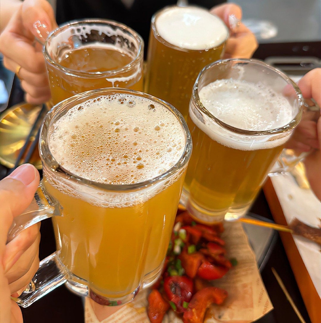 4 thực phẩm người thông minh không bao giờ dùng chung khi uống bia rượu, nhiều người nghe xong... 