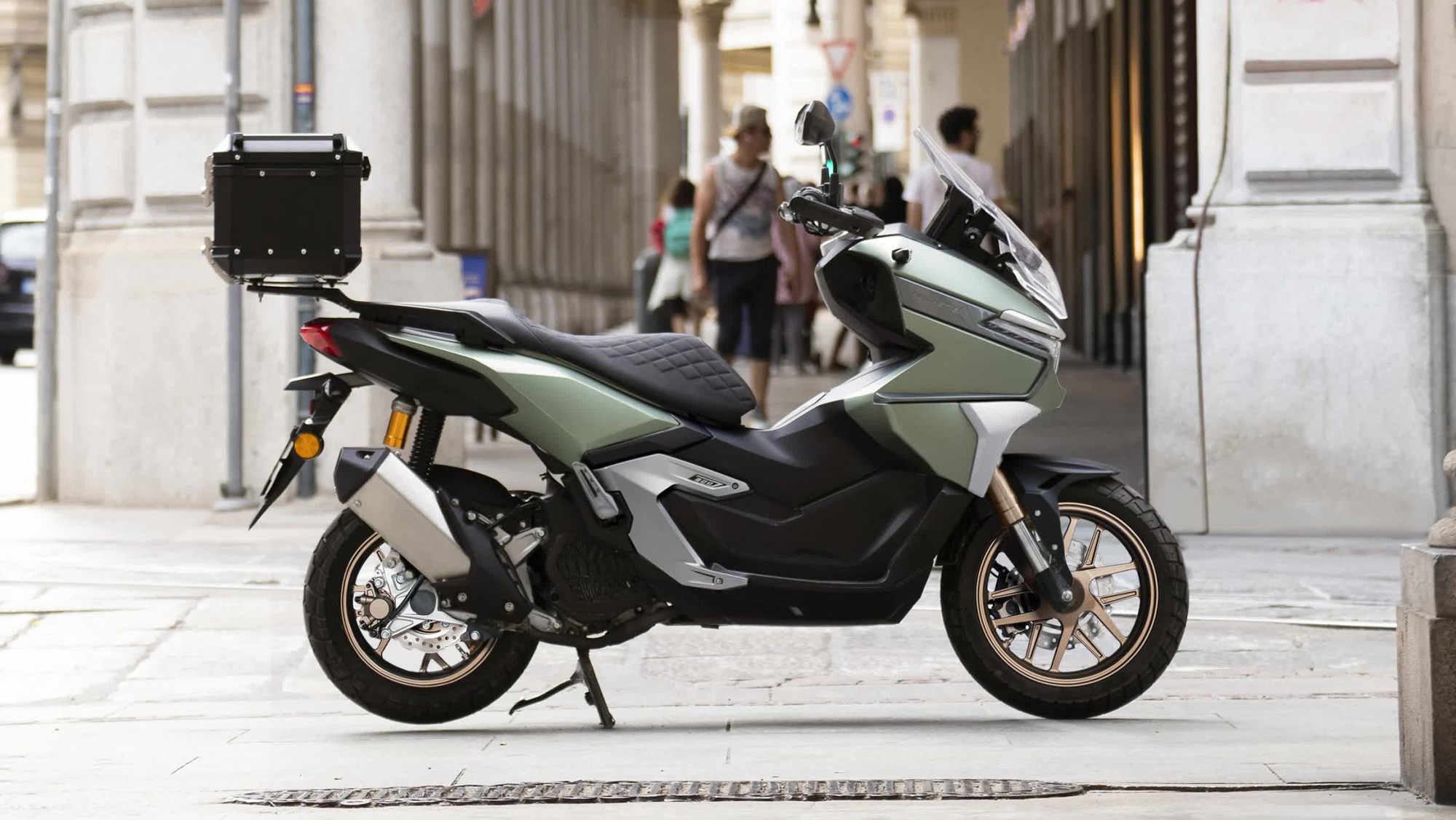 Nhẹ hơn đối thủ gần 40kg, mẫu xe tay ga 'độc lạ' n&agrave;y liệu c&oacute; l&agrave;m n&ecirc;n chuyện trước Honda v&agrave; Yamaha?- Ảnh 5.