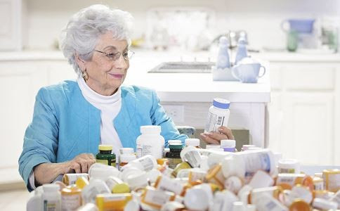 Càng gần Tết tôi càng "thấm: Chăm sóc sức khỏe cho cha mẹ sau tuổi 60 quan trọng hơn mọi mâm cỗ đầy - Ảnh 4.