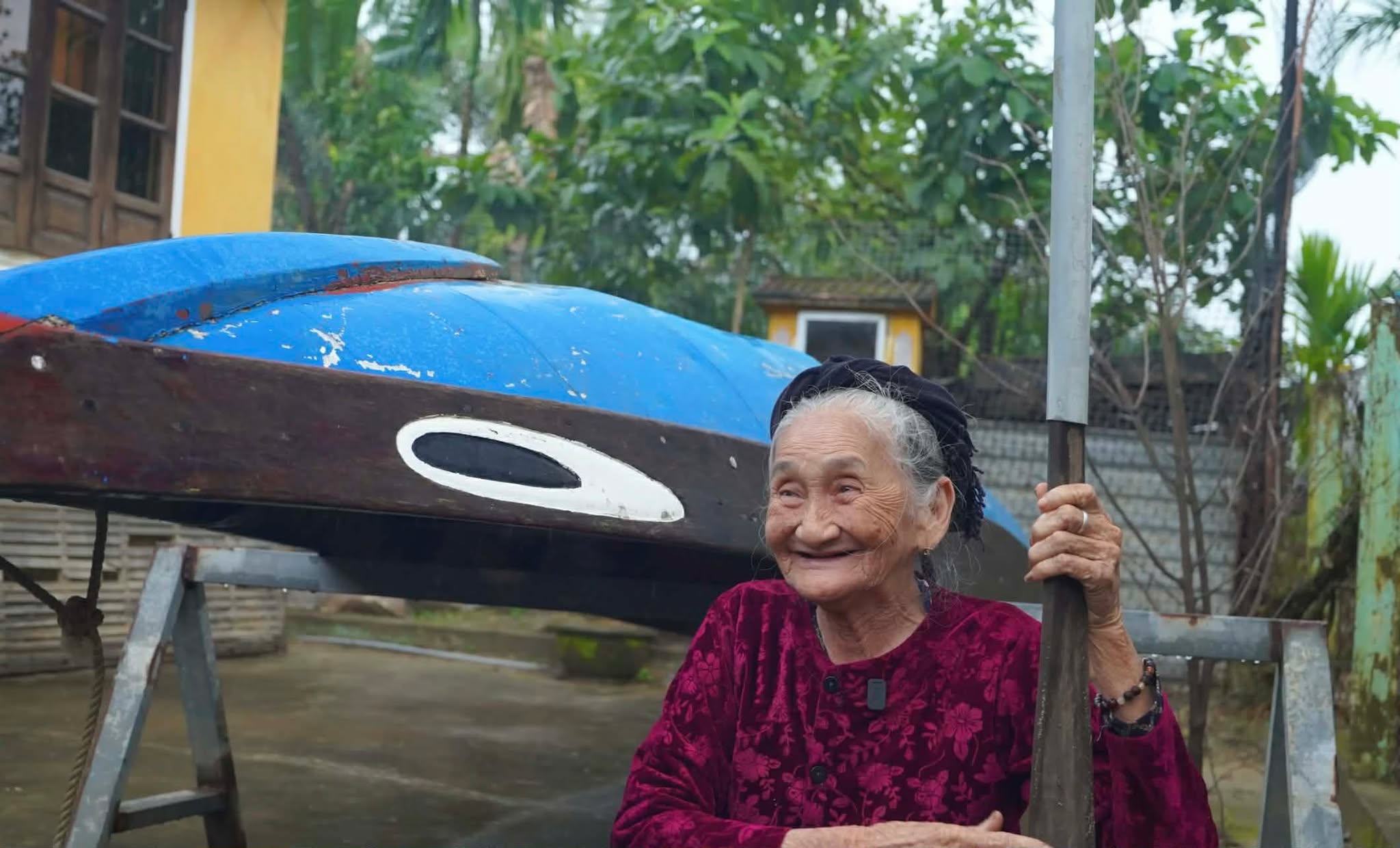 Cuộc sống hiện tại của người phụ nữ chèo đò ở Hội An được mệnh danh là “cụ bà đẹp nhất thế giới” - Ảnh 8.