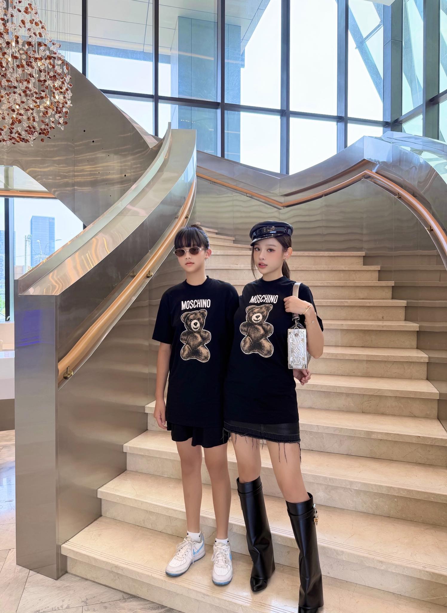 Tiểu thư Củ Cải nhà Huyền Baby và ông chủ khách sạn TP.HCM mới 13 tuổi mà thần thái đã cỡ này!- Ảnh 1.