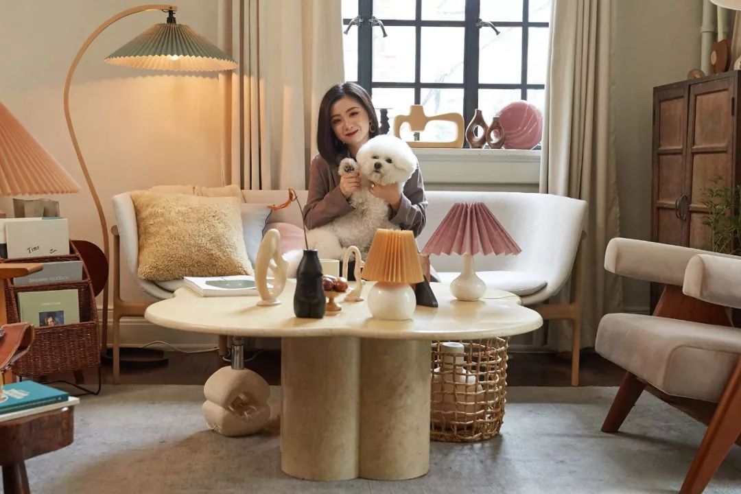 Bỏ 75 triệu/th&aacute;ng thu&ecirc; nh&agrave;, kh&ocirc;ng kết h&ocirc;n: Người phụ nữ 37 tuổi chọn "an to&agrave;n t&agrave;i ch&iacute;nh" theo c&aacute;ch kh&ocirc;ng giống ai - Ảnh 1.