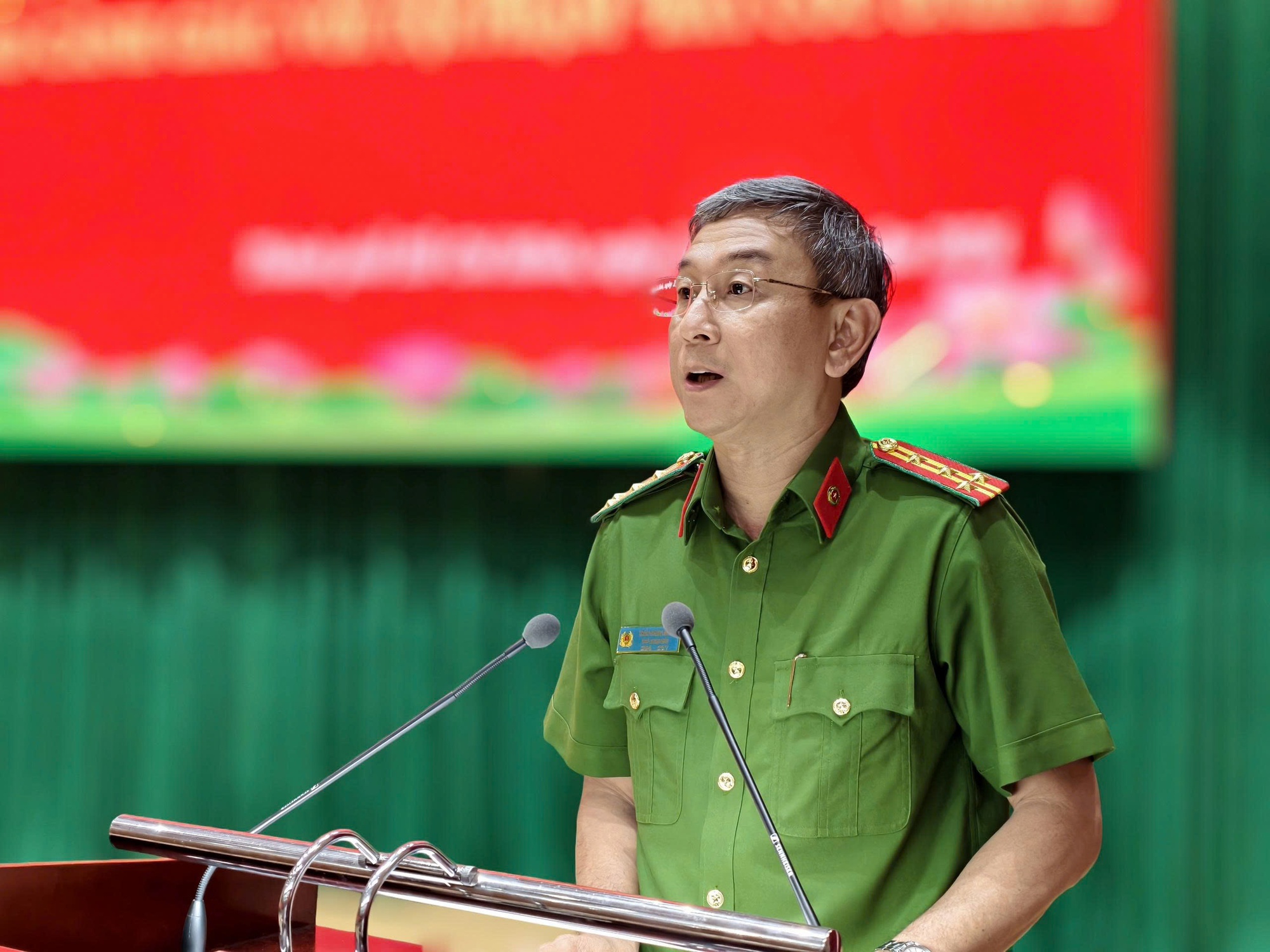 C&ocirc;ng an TPHCM khuyến c&aacute;o "bắt c&oacute;c online" nhắm v&agrave;o học sinh, sinh vi&ecirc;n giỏi - Ảnh 1.