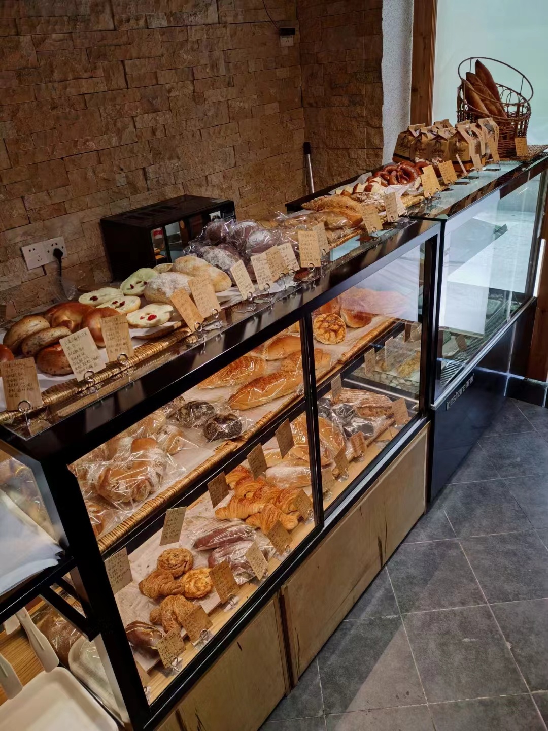 Thạc sĩ y khoa b&aacute;n b&aacute;nh m&igrave;: H&agrave;nh tr&igrave;nh theo đuổi đam m&ecirc; kh&ocirc;ng hối hận - Ảnh 3.