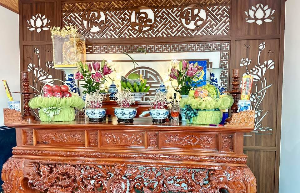 B&aacute;t hương đặt trước hay m&acirc;m bồng đặt trước mới đ&uacute;ng? Cẩn thận kẻo "ngược đời" khiến gia chủ mất lộc - Ảnh 1.