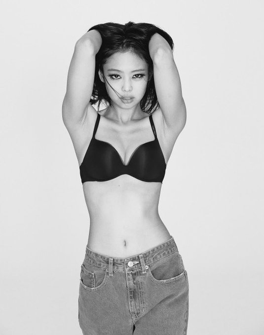 Jennie lộ bằng chứng "dao kéo" vòng 1? - Ảnh 4.