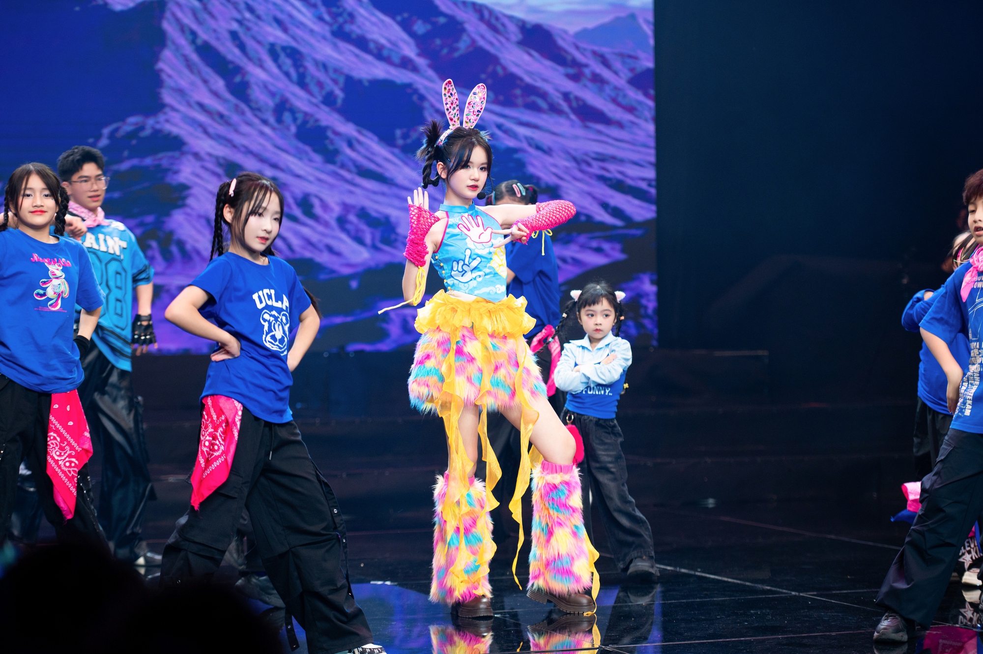 Nhiều tài năng nhí được vinh danh tại Vietnam Iconic Awards 2026- Ảnh 1.