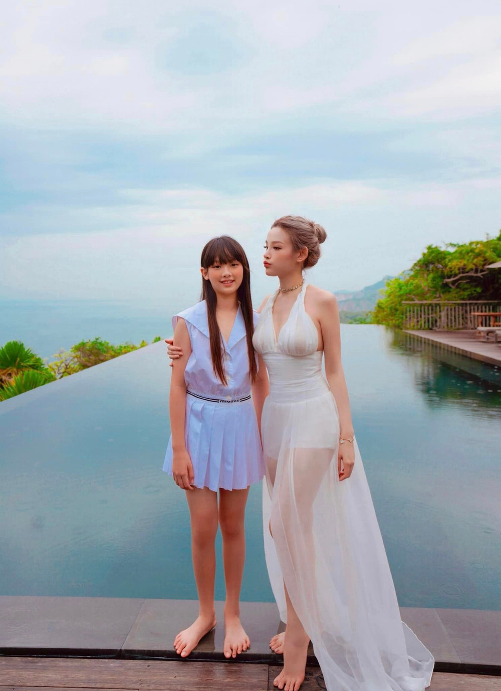 Tiểu thư Củ Cải nhà Huyền Baby và ông chủ khách sạn TP.HCM mới 13 tuổi mà thần thái đã cỡ này!- Ảnh 4.