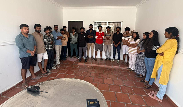 Campuchia bắt giữ 75 người nước ngo&agrave;i trong chiến dịch trấn &aacute;p lừa đảo trực tuyến - Ảnh 1.