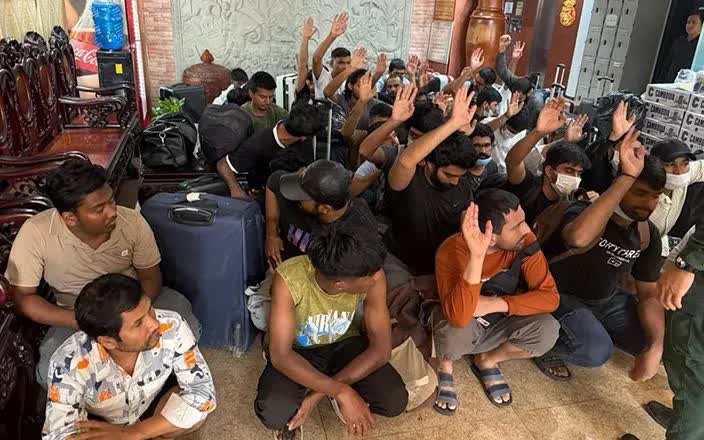 Campuchia bắt giữ 75 người nước ngo&agrave;i trong chiến dịch trấn &aacute;p lừa đảo trực tuyến - Ảnh 1.