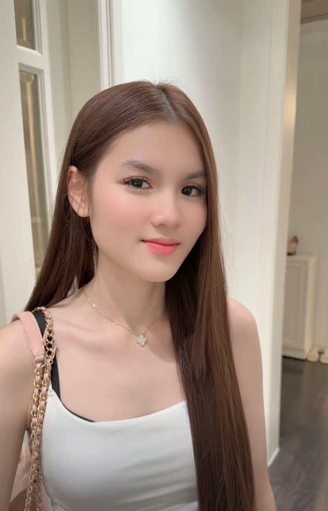 Một hoa hậu 4 con khoe &aacute;i nữ 14 tuổi, cao gần 1m7, cộng đồng mạng lập tức khuy&ecirc;n 1 điều- Ảnh 1.