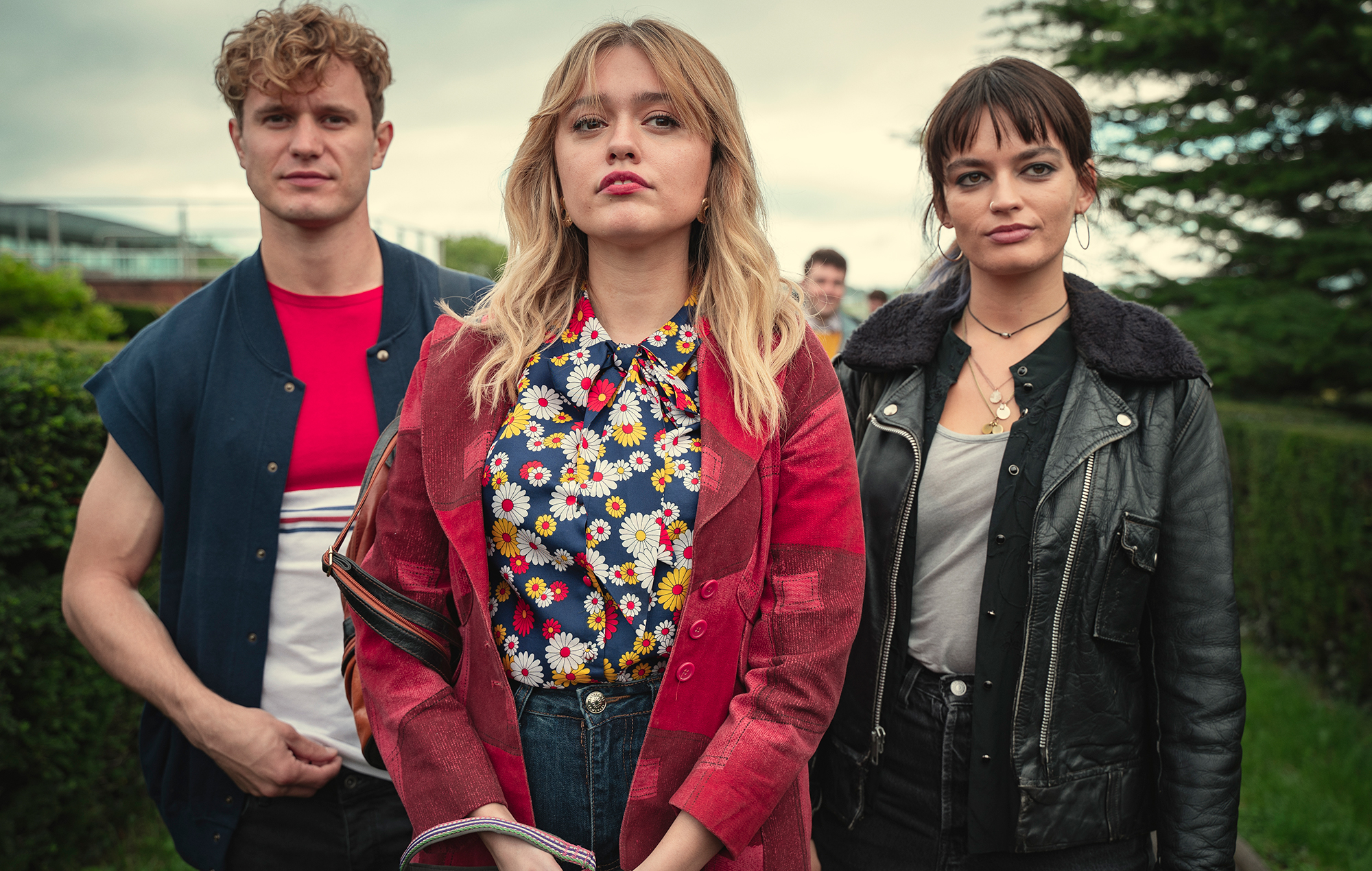 Xem phim Sex Education, t&ocirc;i quyết định trở th&agrave;nh "đồng phạm" trong một kế hoạch b&iacute; mật của con- Ảnh 1.