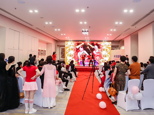 Nh&acirc;n vi&ecirc;n bị sa thải v&igrave; từ chối biểu diễn văn nghệ trong tiệc tất ni&ecirc;n - Ảnh 1.