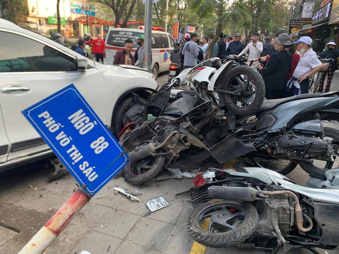 Tai nạn giao th&ocirc;ng Ng&agrave;y nghỉ Tết Dương lịch 2026 l&agrave;m 41 người tử vong - Ảnh 1.