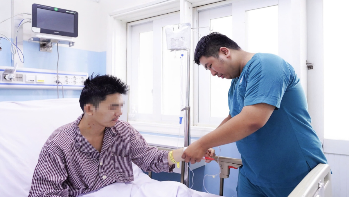 Thanh niên 32 tuổi ngừng tim khi đang chơi cầu lông - Ảnh 1.